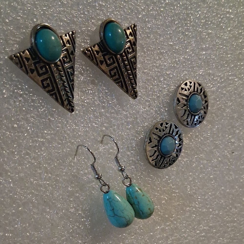Blue and Silver Filigree Earrings Set